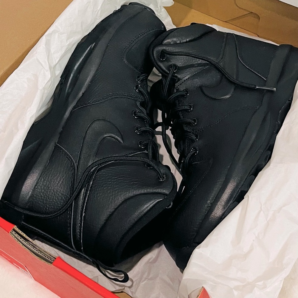 Nike Black Manoa LTR Boots 🔥 Big Kids’ 6.5/Women’s 8-8.5